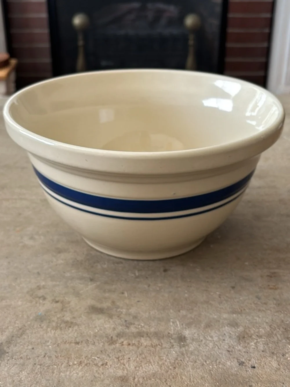 Roseville FP USA 4qt Stoneware Mixing Bowl 10”
